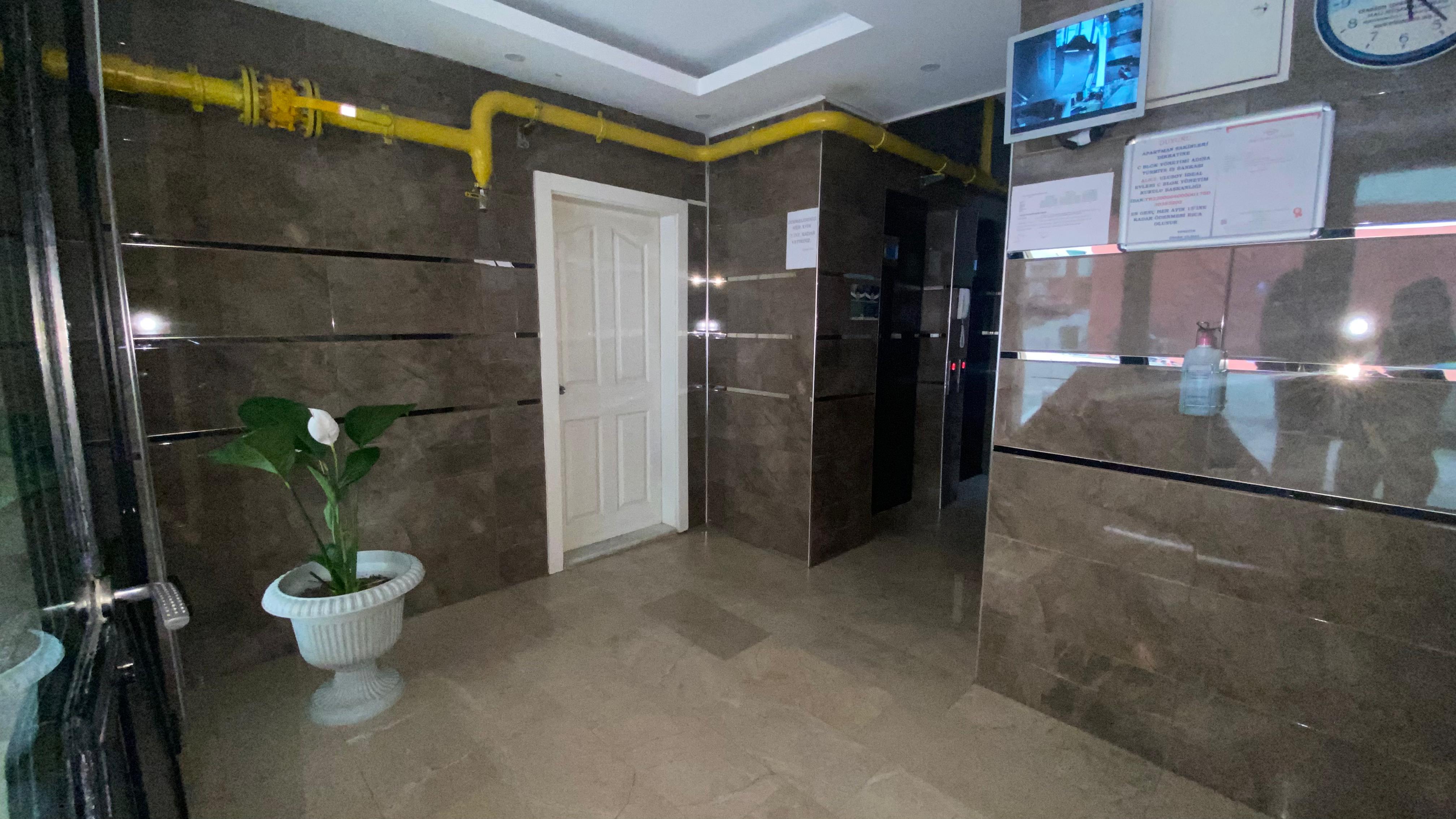 ÇUKURÇAYIR'DA SİTE İÇERİSİNDE İÇİ FULL YAPILI 3+1 SATILIK DAİRE